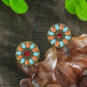 ⭐️ 5 for $25 Bohemian Floral Stud Earrings in Antique Bronze Finish